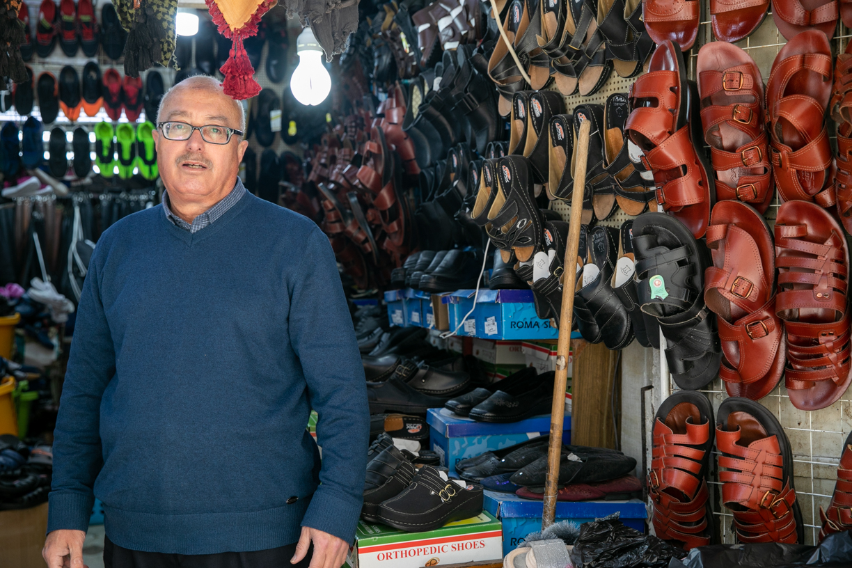 אבו באדר שרעבתי – סנדלים ומוצרי עור