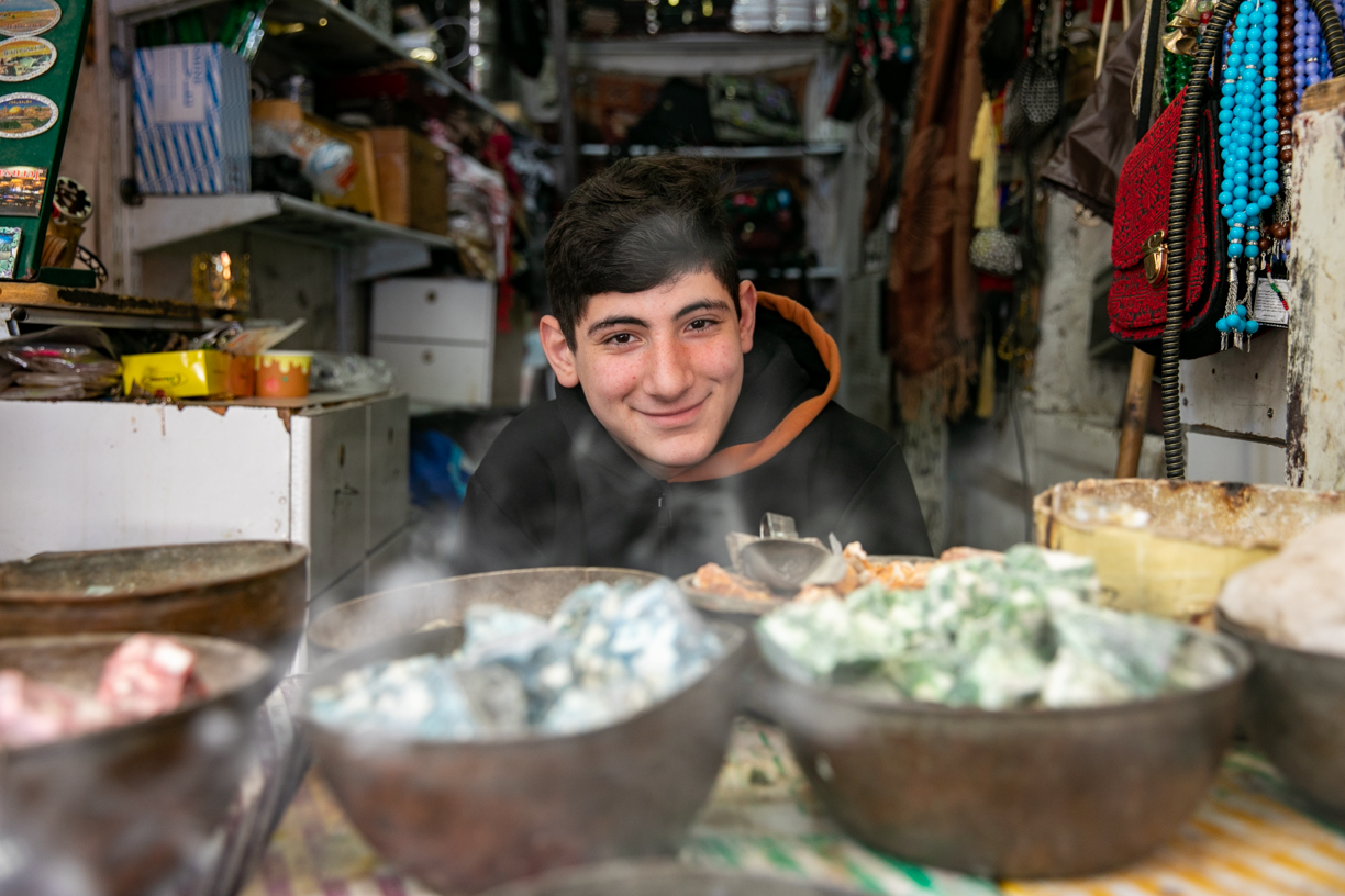 רמי מסוודה – דוכן קטורת ואביזרים